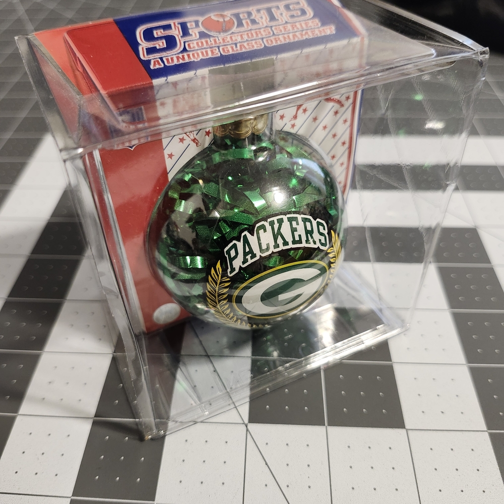 NEW NFL Officially Licensed Green Bay Antique Glass Ornament